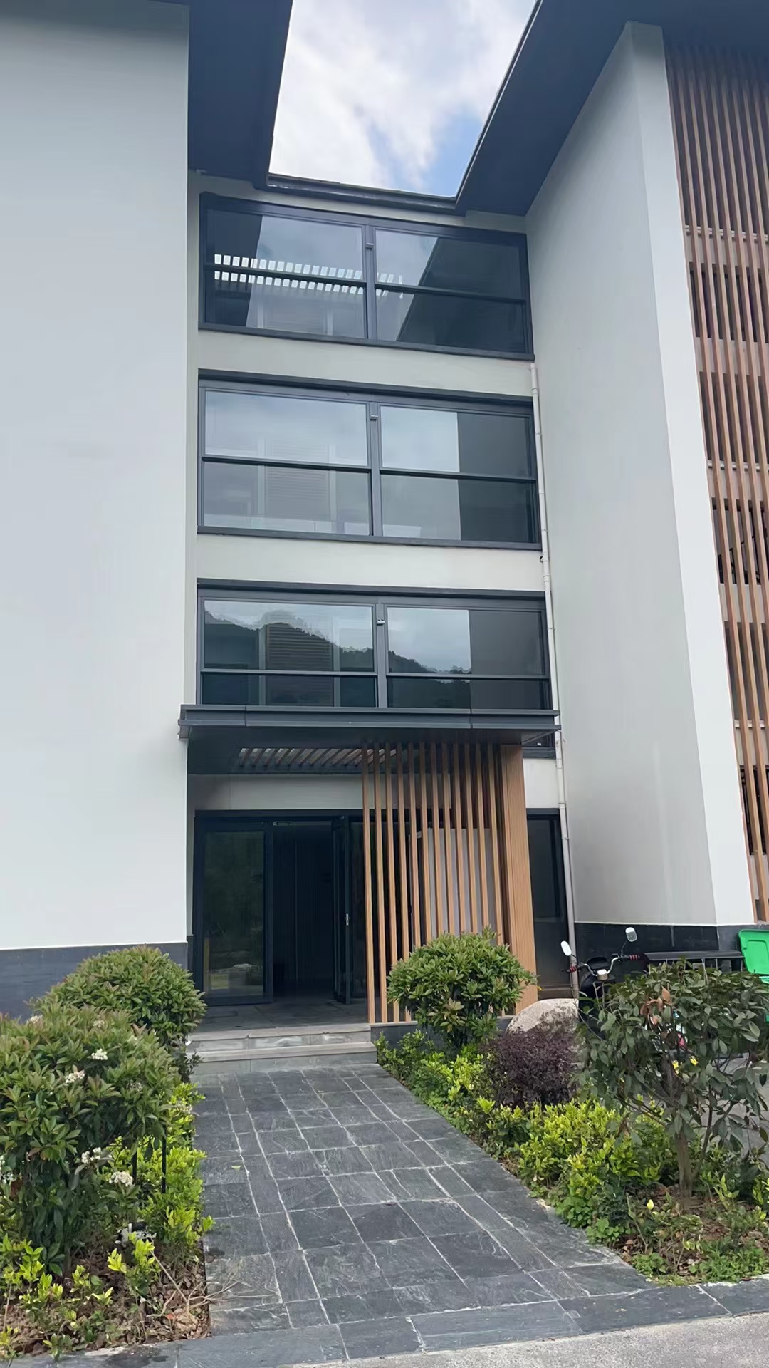 无锡封阳台厂家双内开系统窗窗纱一体隔音窗断桥窗电动智能提升窗(图17)