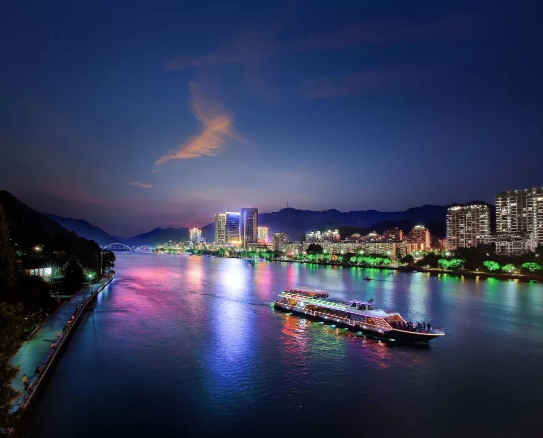 杭州市旅游攻略_杭州地区旅游_杭州市区旅游