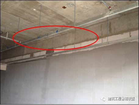 吊顶 刮腻子_刮吊顶腻子手法个工具技巧视频_刮吊顶腻子需要添加胶水吗