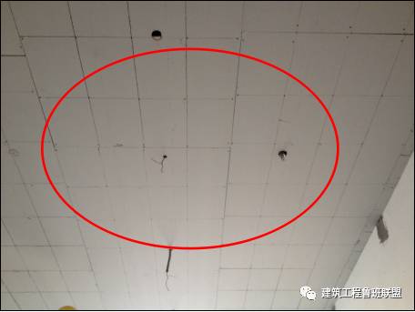 吊顶 刮腻子_刮吊顶腻子手法个工具技巧视频_刮吊顶腻子需要添加胶水吗