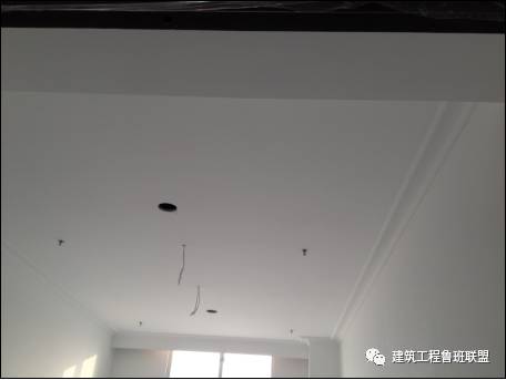 刮吊顶腻子手法个工具技巧视频_刮吊顶腻子需要添加胶水吗_吊顶 刮腻子