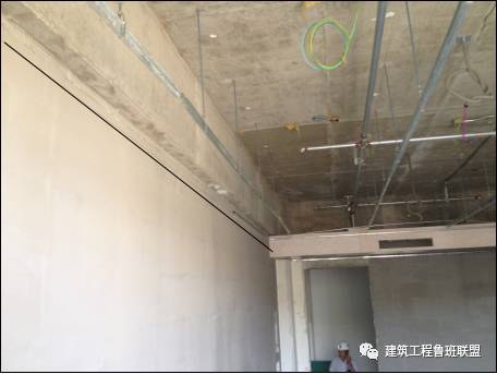 刮吊顶腻子手法个工具技巧视频_刮吊顶腻子需要添加胶水吗_吊顶 刮腻子