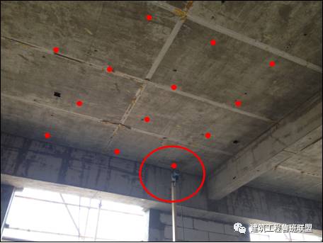 刮吊顶腻子需要添加胶水吗_刮吊顶腻子手法个工具技巧视频_吊顶 刮腻子