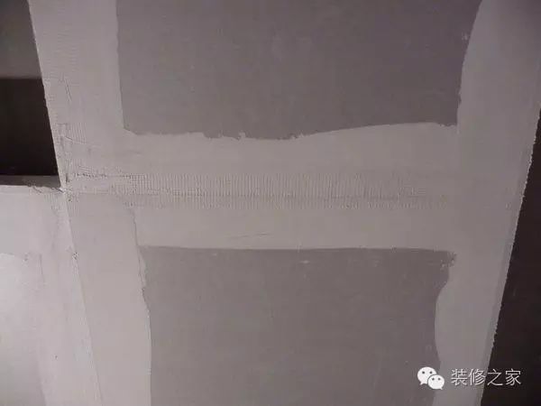 油工师傅的良心话!墙面装修这样刮腻子才对!好多人被坑了都不知道(图7) 刮腻子墙面_墙面刮腻子有没有甲醛_墙面刮腻子刷漆多少钱一平方