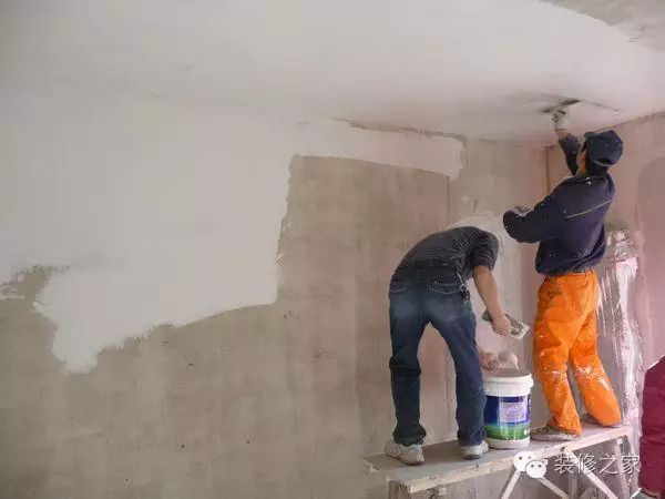 油工师傅的良心话!墙面装修这样刮腻子才对!好多人被坑了都不知道(图8) 墙面刮腻子刷漆多少钱一平方_墙面刮腻子有没有甲醛_刮腻子墙面