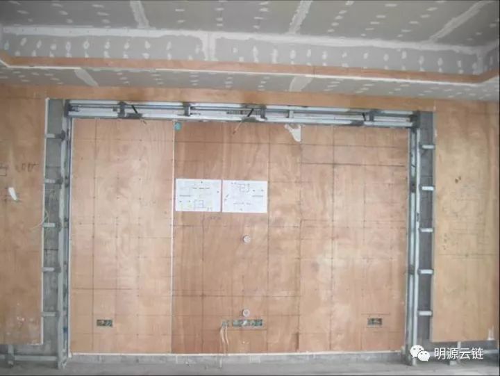 地暖地板下面用软木垫好吗_地暖铺木地板下面铺什么_地暖与木地板中间垫层