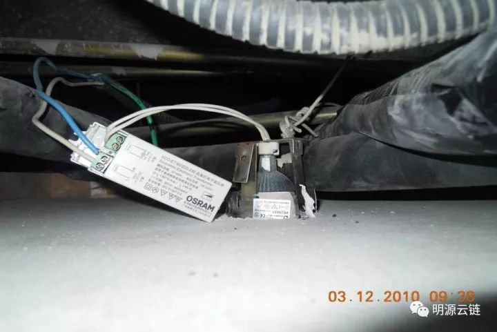 地暖地板下面用软木垫好吗_地暖铺木地板下面铺什么_地暖与木地板中间垫层