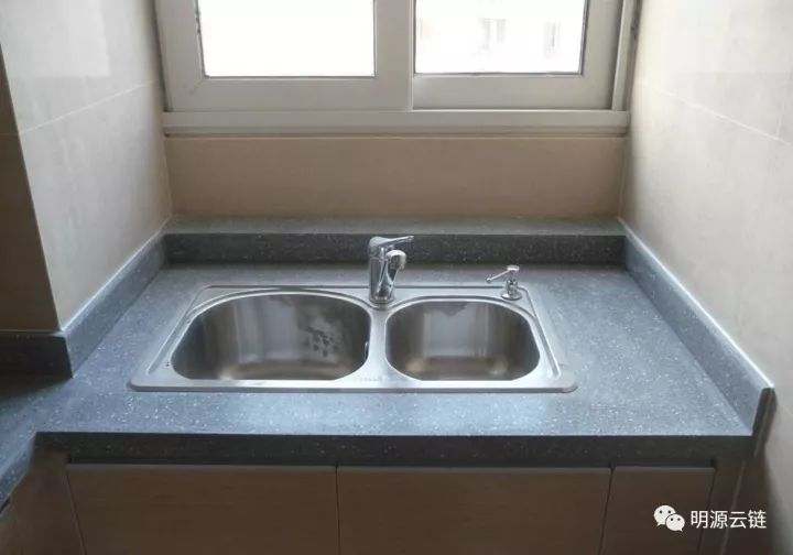 地暖与木地板中间垫层_地暖地板下面用软木垫好吗_地暖铺木地板下面铺什么