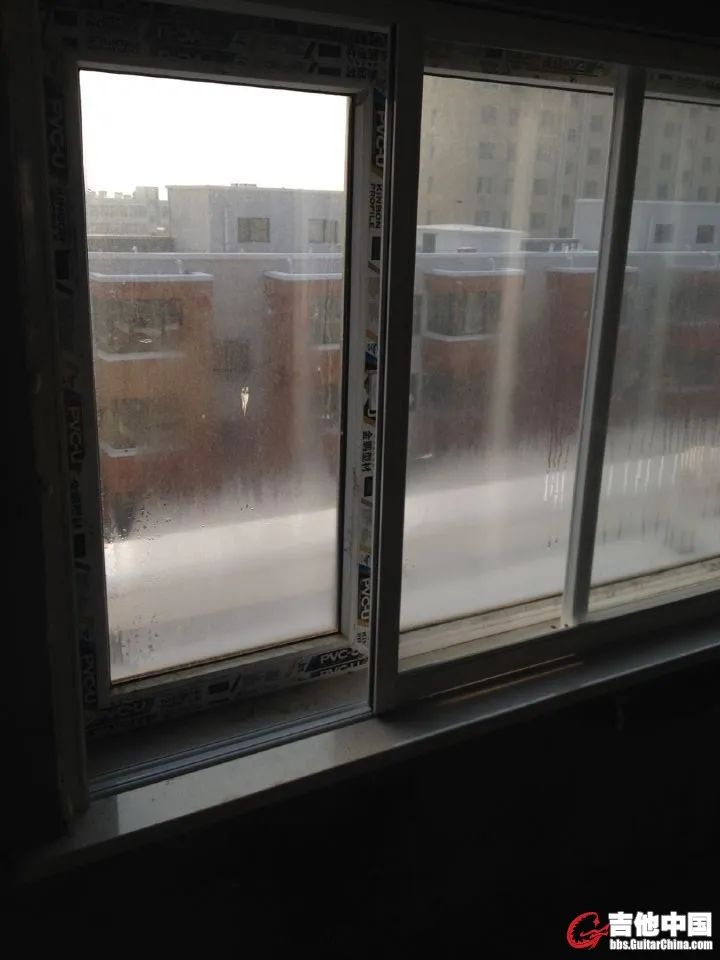 茶底谈琴:琴房装修纪实---记录如何打造一个理想的弹琴空间!(图3) 爱空间装修材料_空间装饰材料_爱空间装修材料质量