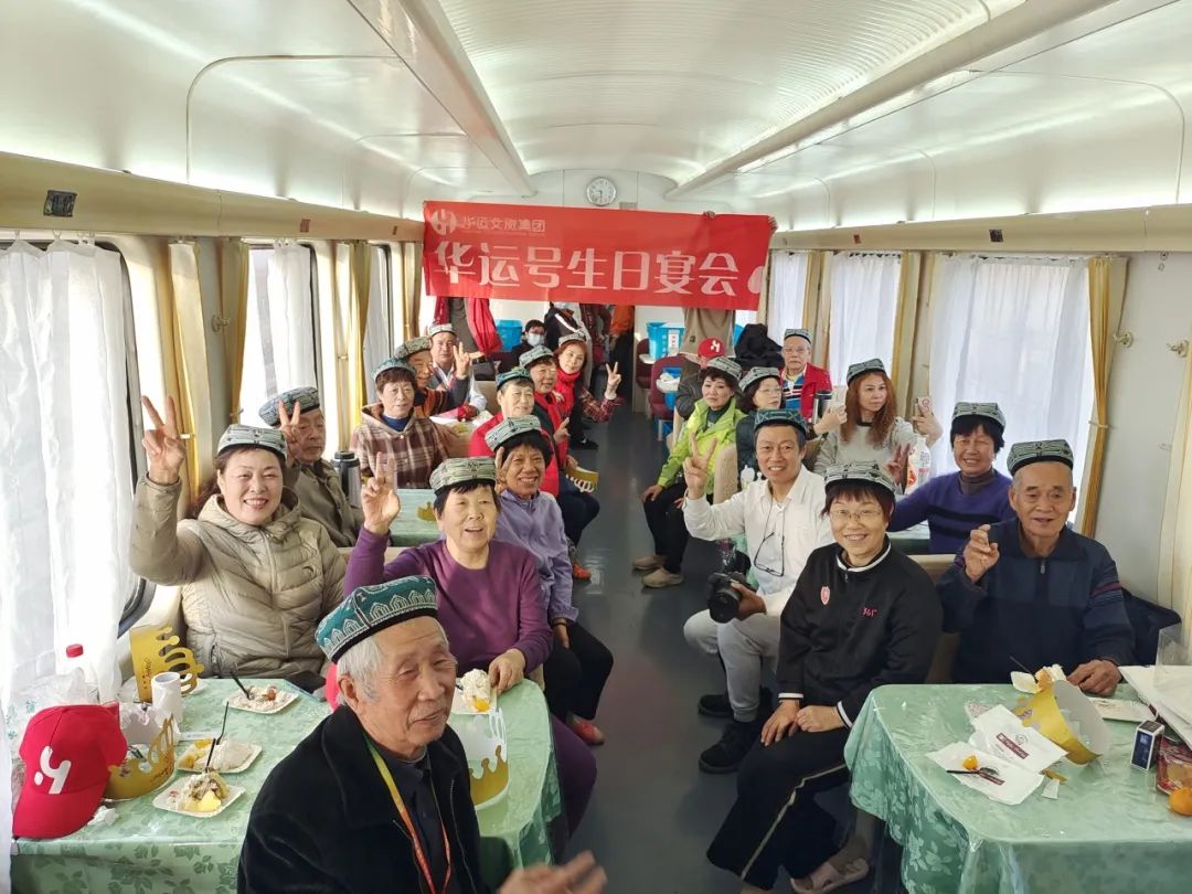 西北胡杨林旅游专列_西北胡杨林大自然风景_西北胡杨林最佳旅游季节