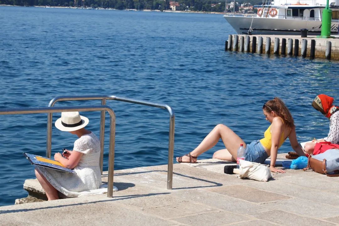 彩色房子是哪里_欧洲 彩色房子_彩色房子是哪个国家