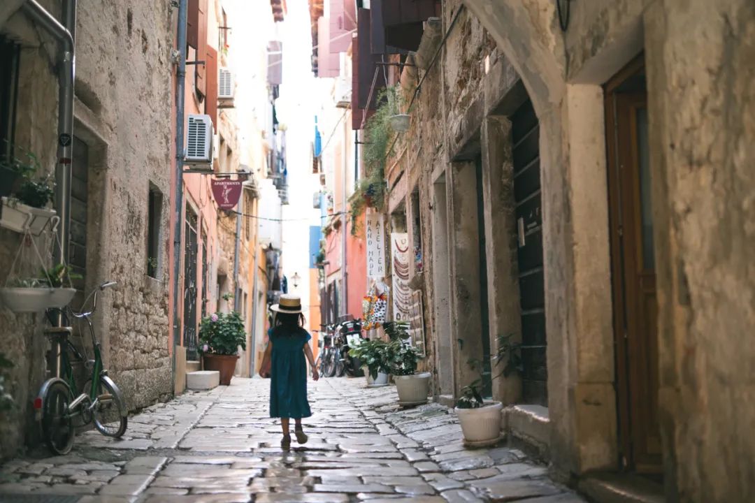 欧洲 彩色房子_彩色房子是哪个国家_彩色房子是哪里