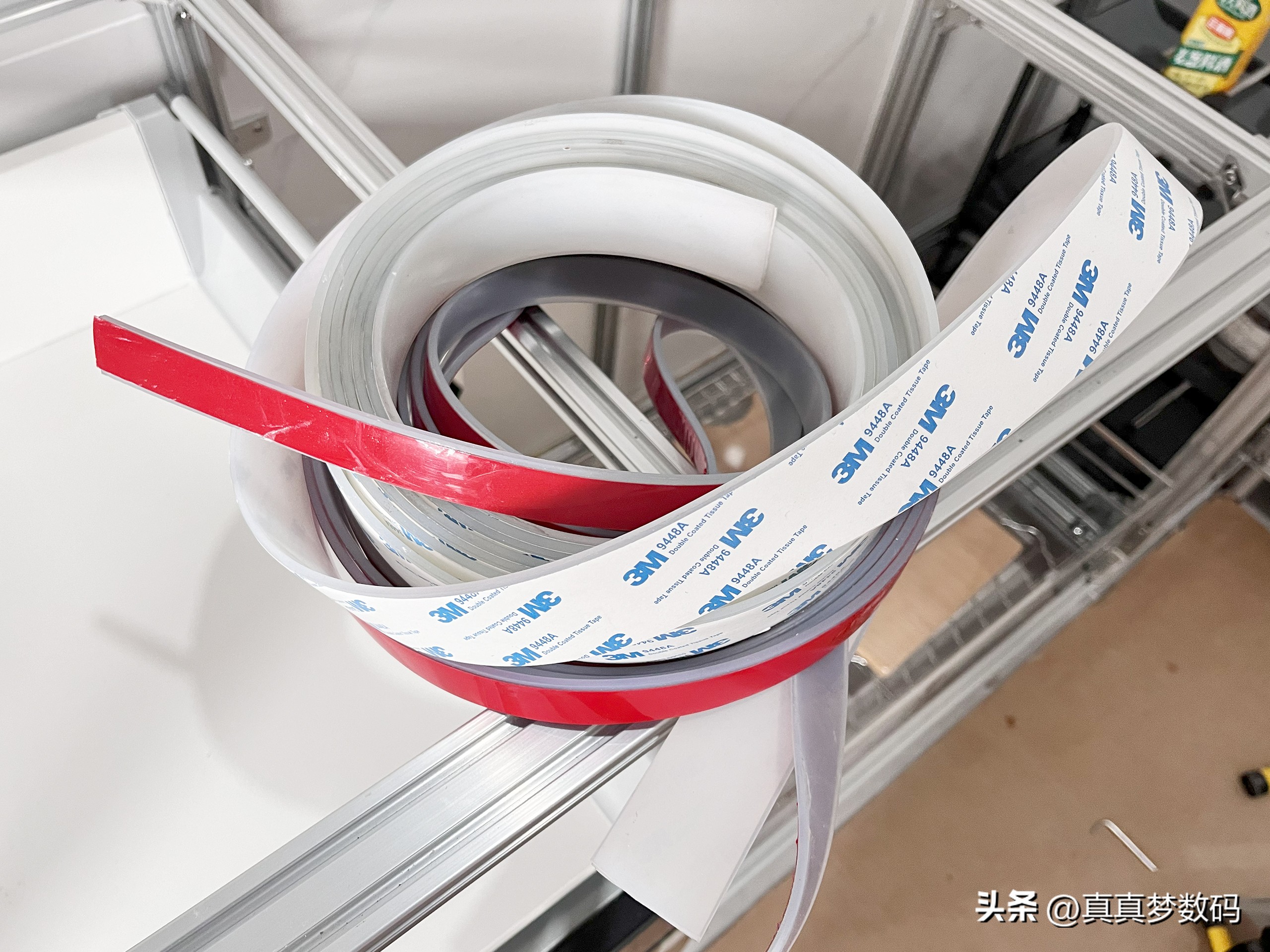 厨柜定制一米多钱_定制橱柜是按米收费还是平米_橱柜定做多少钱一米