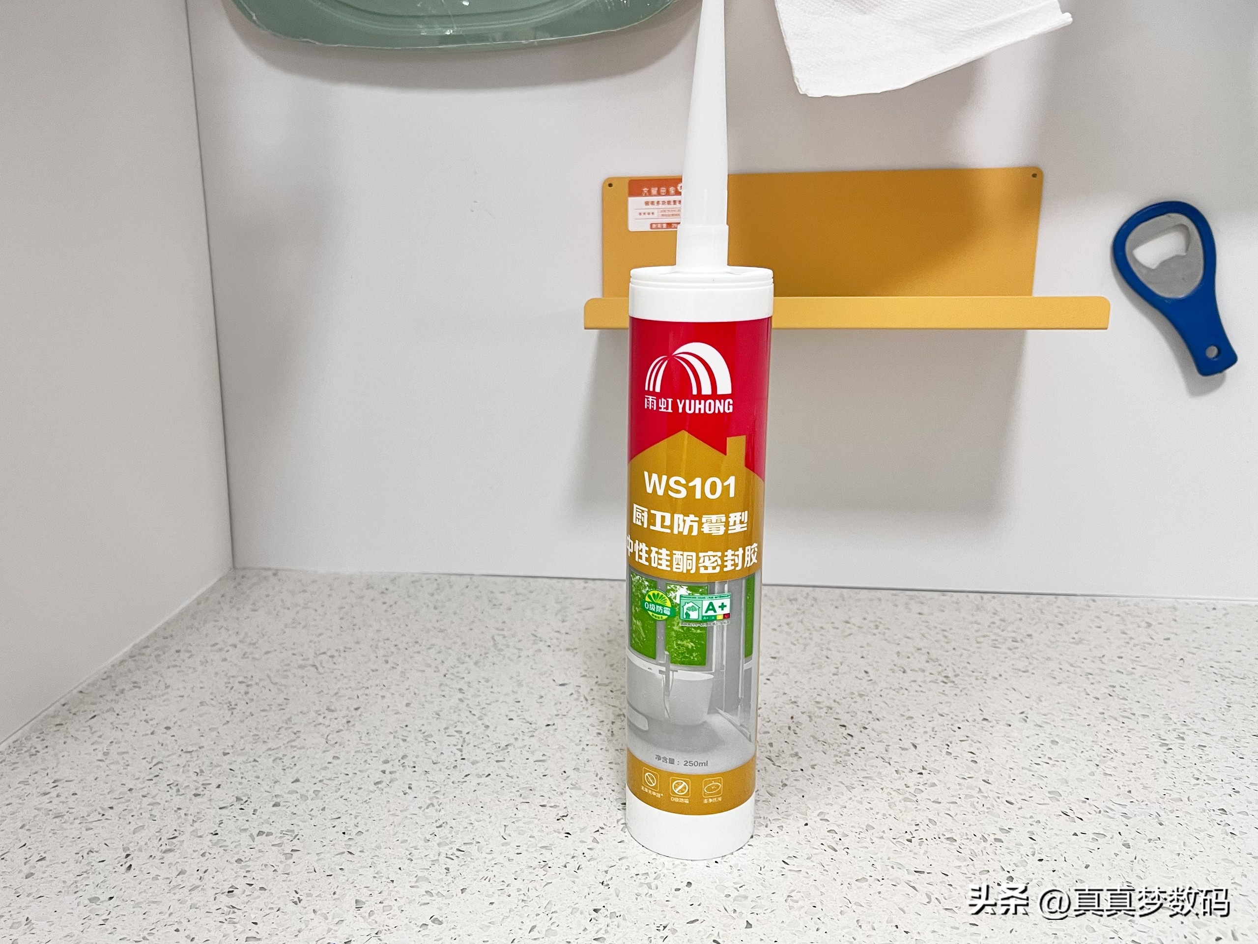 厨柜定制一米多钱_定制橱柜是按米收费还是平米_橱柜定做多少钱一米