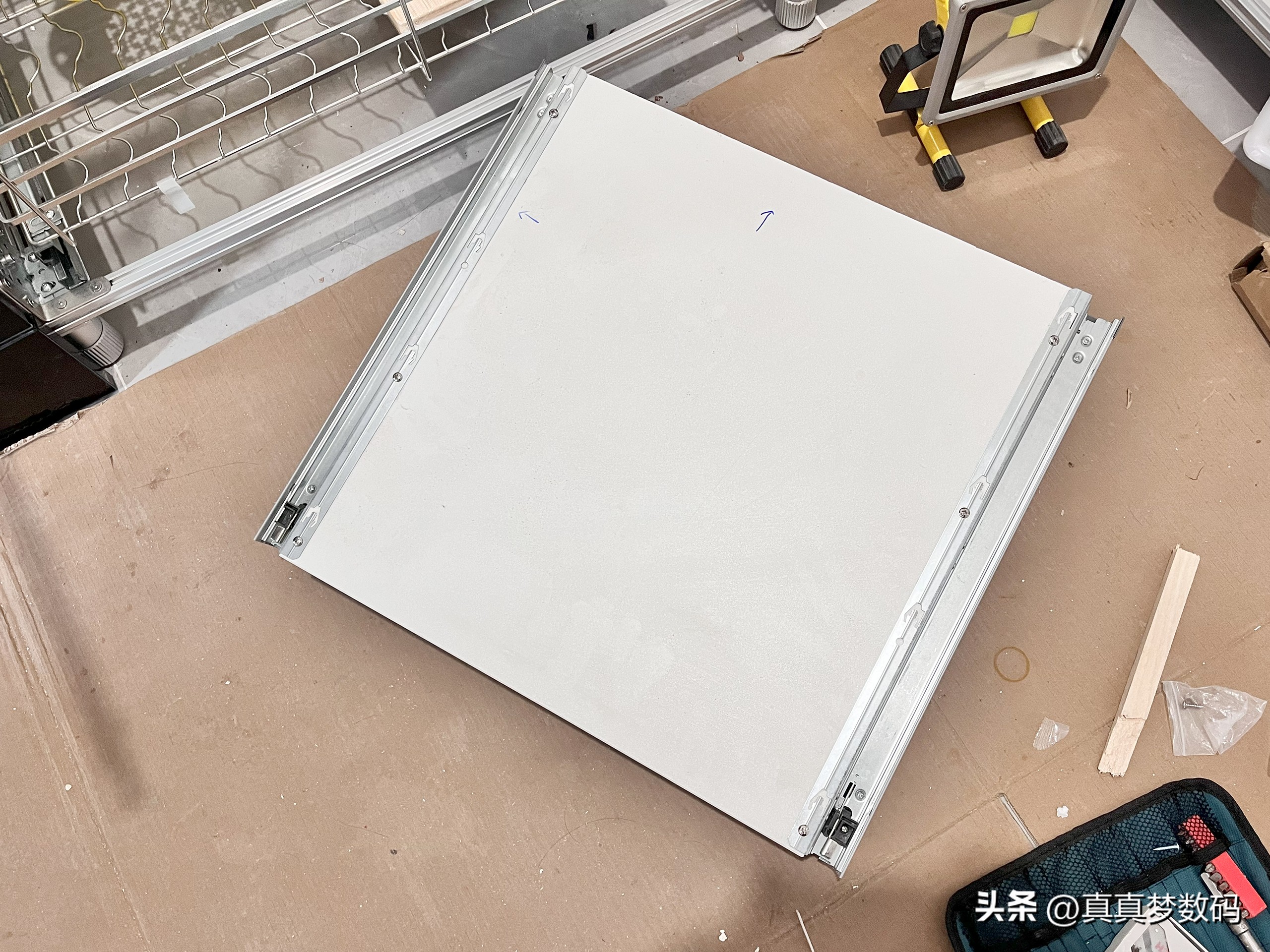 橱柜定做多少钱一米_定制橱柜是按米收费还是平米_厨柜定制一米多钱