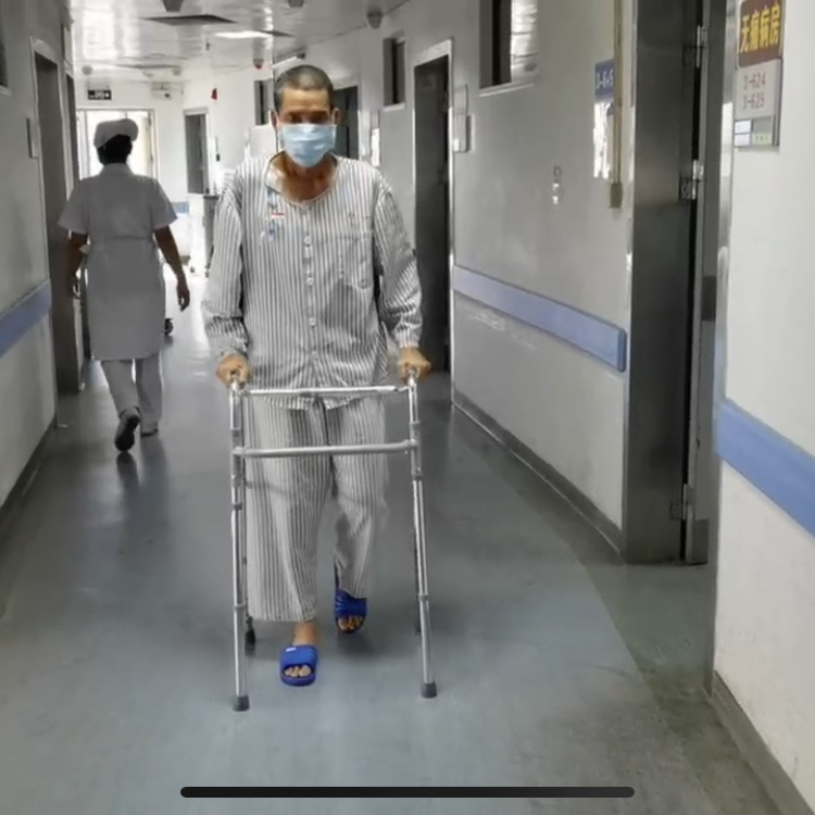 人工髋关节翻修术翻修原则_人工全髋关节翻修术费用_人工全髋关节翻修技术