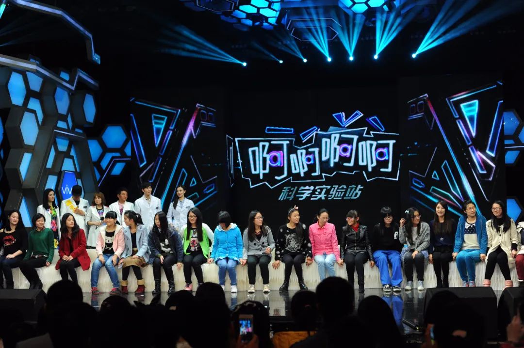 蜂窝纸板装饰图片_蜂窝装饰纸板图片效果图_蜂窝纸箱图片大全