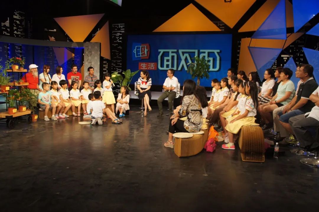 蜂窝装饰纸板图片效果图_蜂窝纸板装饰图片_蜂窝纸箱图片大全