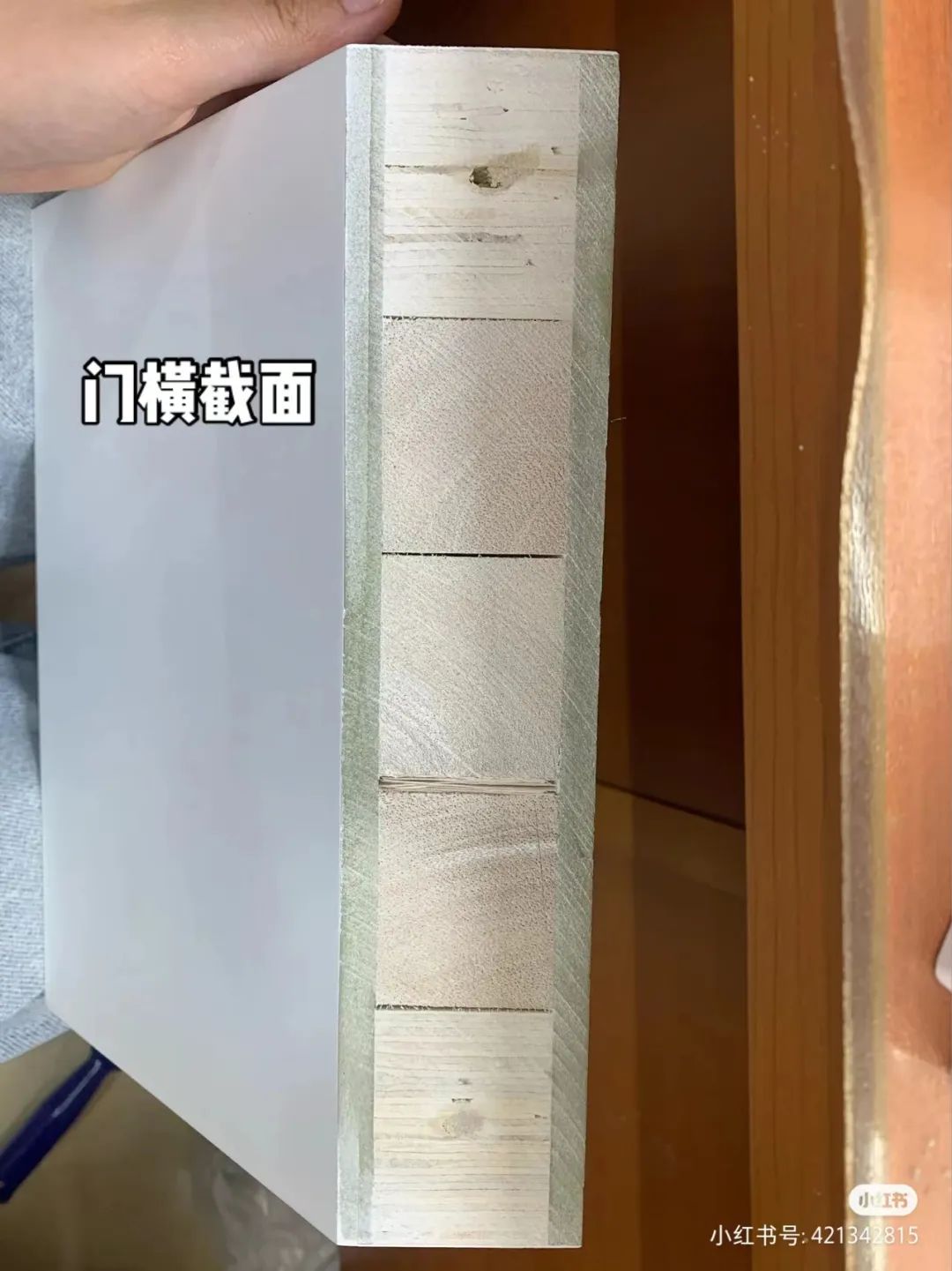 你几千块买的木门,可能就是一堆纸(图4) 蜂窝纸板图纸_蜂窝装饰纸板图片效果图_蜂窝纸板装饰图片