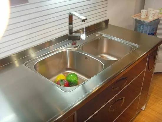 橱柜竟然分这么多种,涨知识了(图14) 衣柜三聚氰胺板怎么样_三聚氰胺饰面板型橱柜_三聚氰胺橱柜门