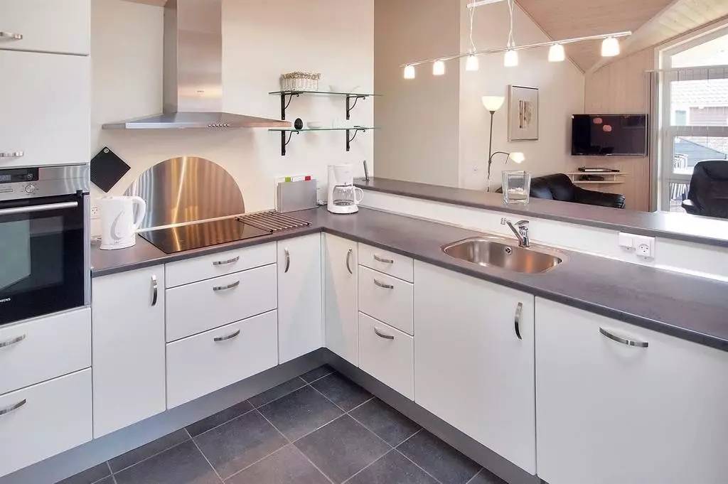 橱柜竟然分这么多种,涨知识了(图3) 衣柜三聚氰胺板怎么样_三聚氰胺饰面板型橱柜_三聚氰胺橱柜门