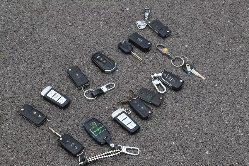 停在蒙自一仓库的十多辆车被开走,谁干的?(图6) 临沧二手房价格_临沧二手房小户型_临沧2手房