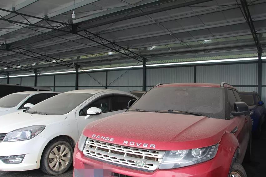 停在蒙自一仓库的十多辆车被开走,谁干的?(图3) 临沧2手房_临沧二手房价格_临沧二手房小户型