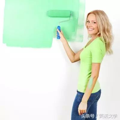 刚装修不久的新房,墙面就起泡发霉,老师傅教你两招,连女人都能修补好!(图5) 二手房地板瓷砖缝隙很黑_地板砖黑缝怎么处理方法_旧房子的瓷砖缝隙变黑怎么换