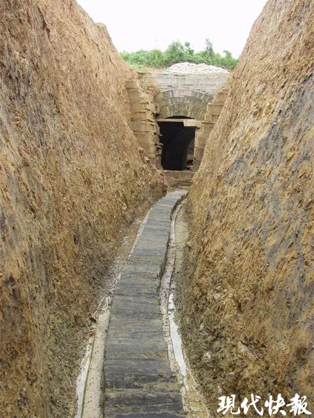 《探索·发现》连续4天揭秘南京上坊东吴大墓,这座大墓出土的“青瓷家族”正在展出(图7) 南京微笑装饰_南京装饰_11年南京微笑天使