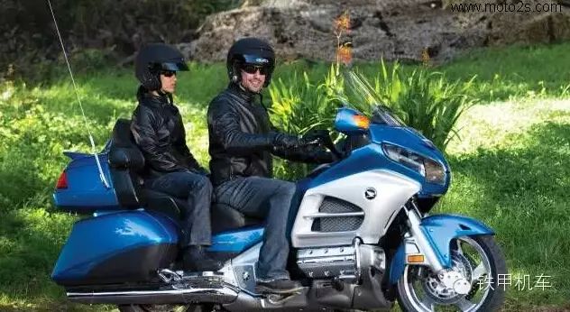 铁甲君带大家了解一下摩托车的各类型区别(图37) 宝马巡航摩托车用突破润滑油_宝马巡航摩托_宝马最顶级巡航摩托车多少钱