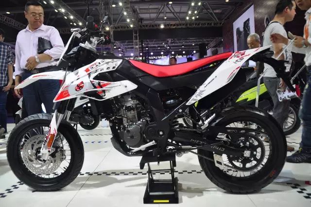 再见,百张图片回顾中国摩界的2016(图64) 宝马巡航摩托车用突破润滑油_宝马摩托车巡洋舰_宝马巡行摩托车