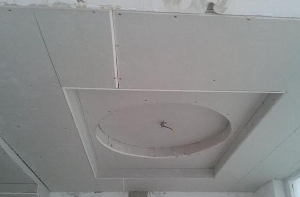 厨房不想吊顶,有没有什么好的处理方案(图1) 厨房吊顶 烟道_厨房烟道吊顶做好后怎么装_吊顶厨房烟道效果图