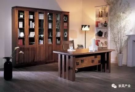 家具水曲柳和橡木哪个好_家具水曲柳胡桃木柚木哪个好_水曲柳家具好不好