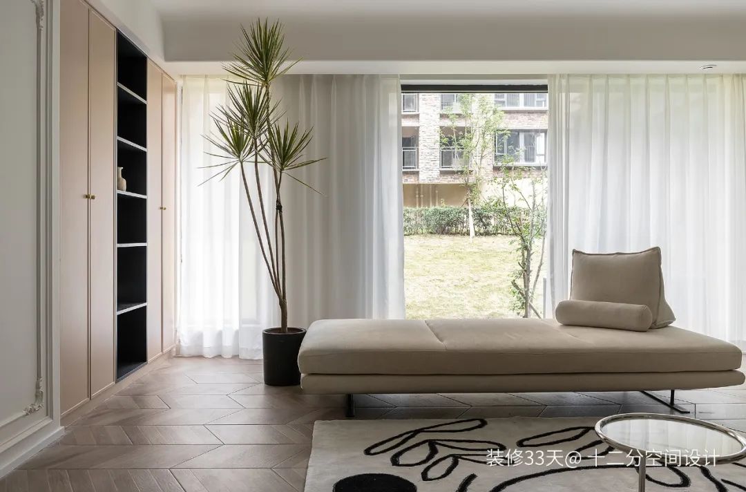 客厅和卧室铺瓷砖还是地板好?(图4) 卧室防滑瓷砖_卧室瓷砖防滑方法_卧室瓷砖防滑效果好吗