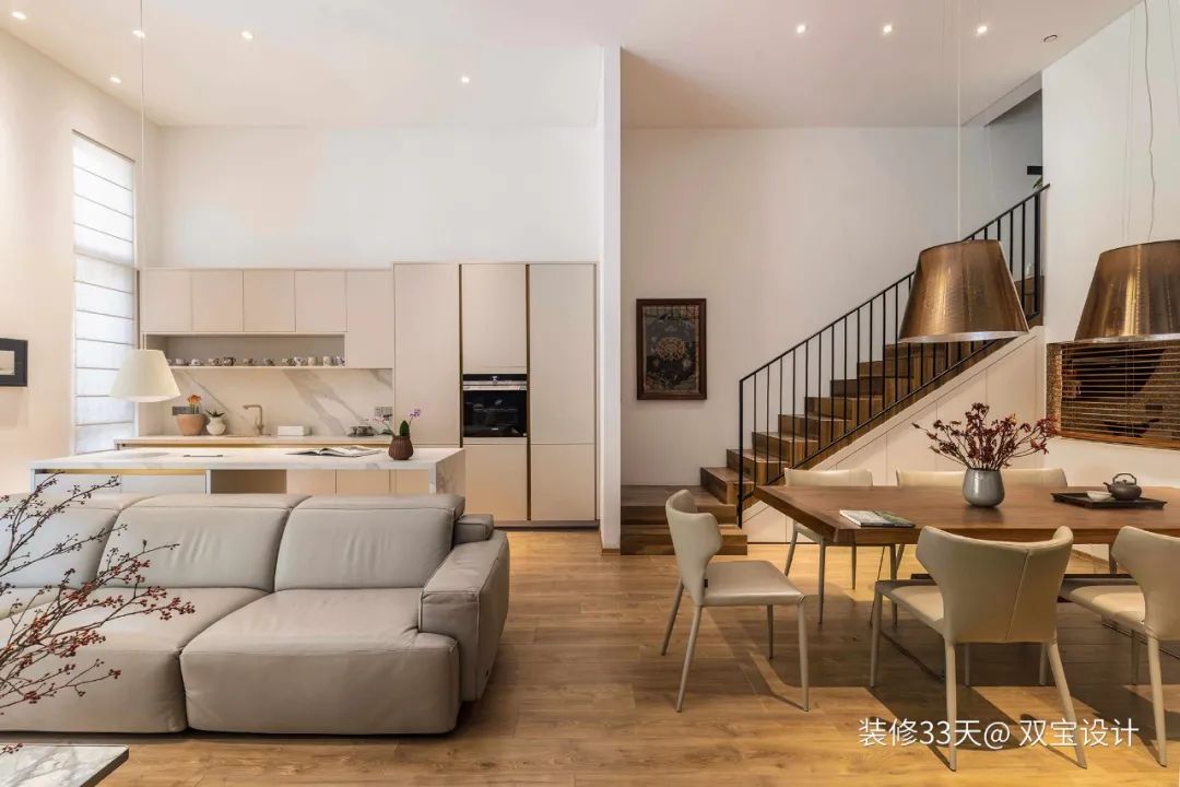 客厅和卧室铺瓷砖还是地板好?(图9) 卧室瓷砖防滑方法_卧室瓷砖防滑效果好吗_卧室防滑瓷砖