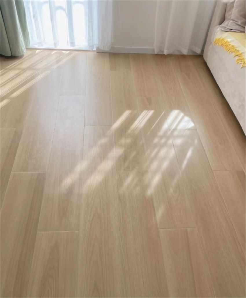 木纹砖是真实用还是智商税?新房入住2年,谈谈真实使用感受(图3) 卧室防滑瓷砖_卧室瓷砖防滑吗_卧室瓷砖防滑怎么做