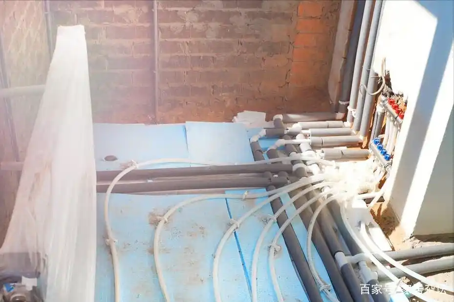 复式楼的地暖怎么设计?要注意哪些问题?这些问题都要弄清楚(图2) 地暖热得快吗_地暖热乎吗_一楼 地暖不热