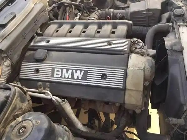 宝马525严重烧机油,在我准备放弃的时候,事情有了反转(图5) 宝马发动机525型多少钱一台_宝马发动机故障灯亮着_宝马525发动机