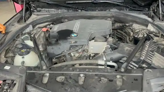 宝马525严重烧机油,在我准备放弃的时候,事情有了反转(图7) 宝马发动机525型多少钱一台_宝马525发动机_宝马发动机故障灯亮着