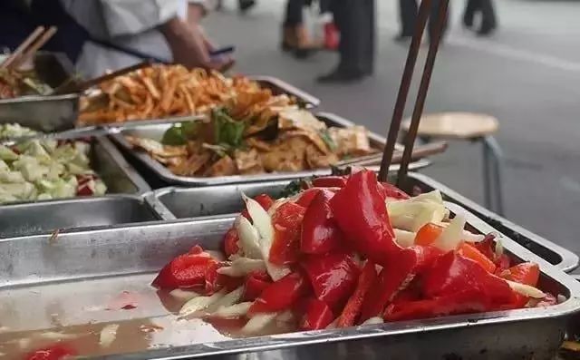 烧烤摊大爷_成都李大爷烧烤_成都老李烧烤