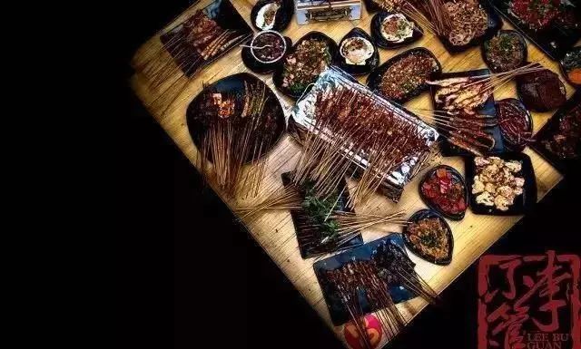 烧烤摊大爷_成都老李烧烤_成都李大爷烧烤