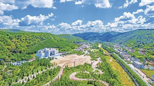 甘肃庆阳:军民同心擦亮革命老区金字招牌(图2) 红色n字的汽车品牌_红色的车取名叫做_红色的汽车品牌