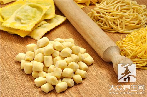 面条炒面条_炒面面条_玉米面条炒面