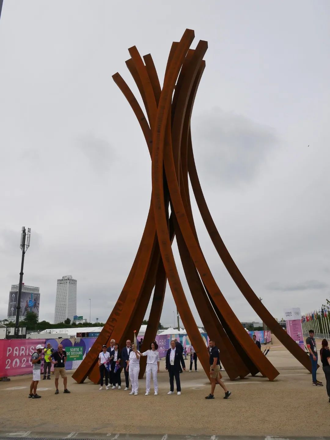 巴黎奥运会开幕 这些艺术亮点你必须知道!(图13) 1925年巴黎装饰艺术展海报图片_巴黎海报手绘_巴黎时装海报