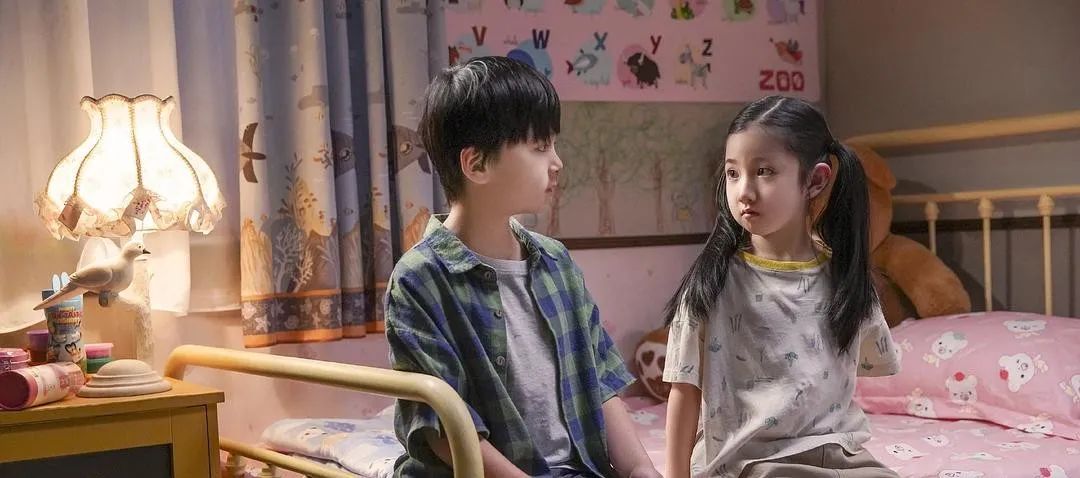 没有自己房间的女孩,在家中流浪(图1) 00后的女孩房间装修_00后装修风格_00后女生的房间装修风格