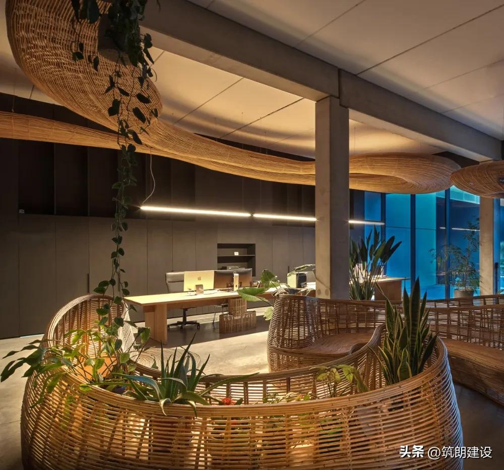 不一样的精致,8种新材料打造高级感办公室(图21) 办公装修室艺术设计图片_艺术办公室装修设计_办公装修装饰设计