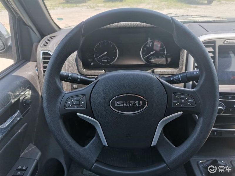 皮卡车五十铃发动机多少钱_五十铃皮卡柴油发动机多少钱_五十铃皮卡发动机价格