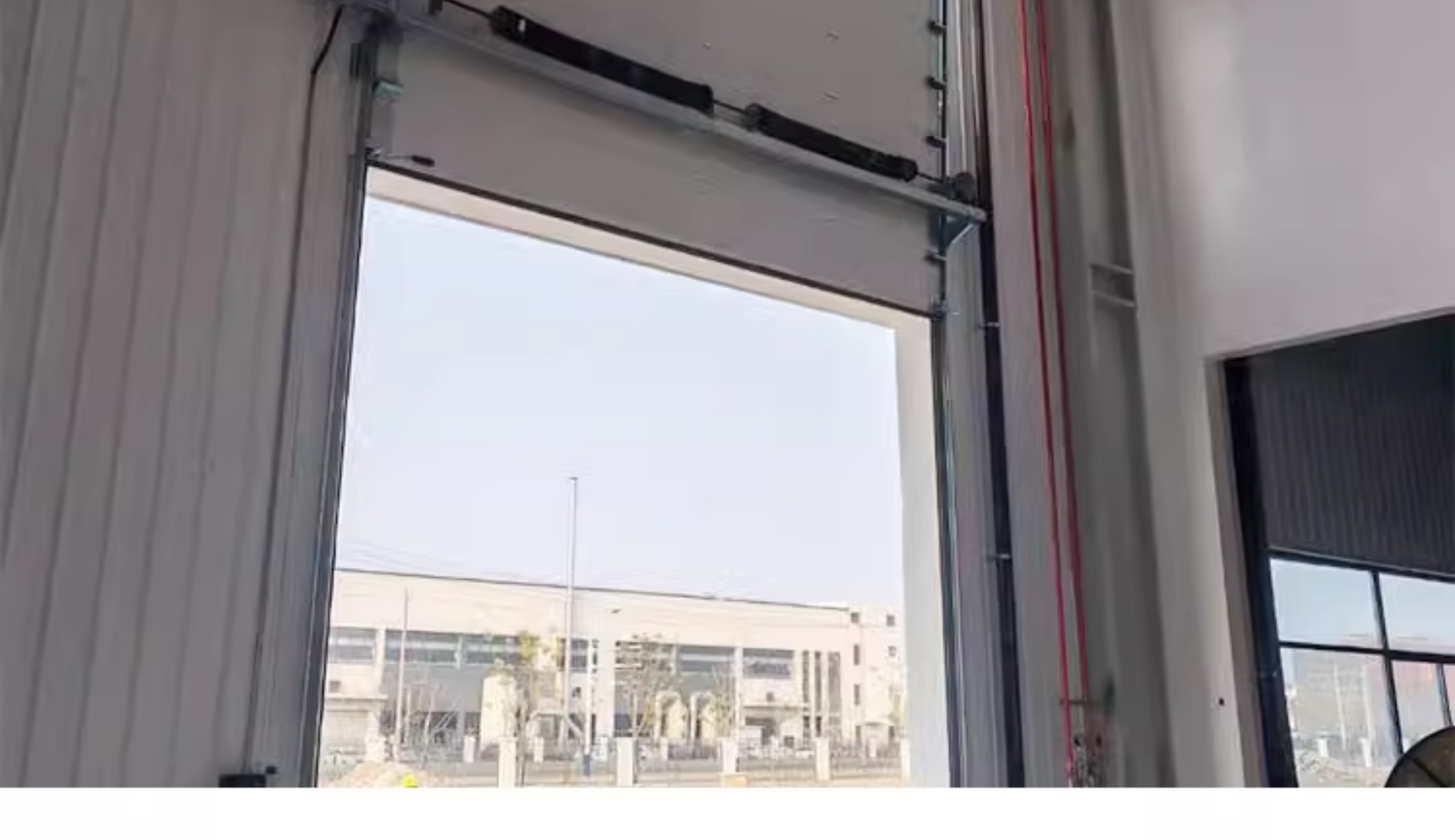 工业提升门垂直快速钢制厂房滑升门抗风保温物流冷仓库翻板提升门(图8)