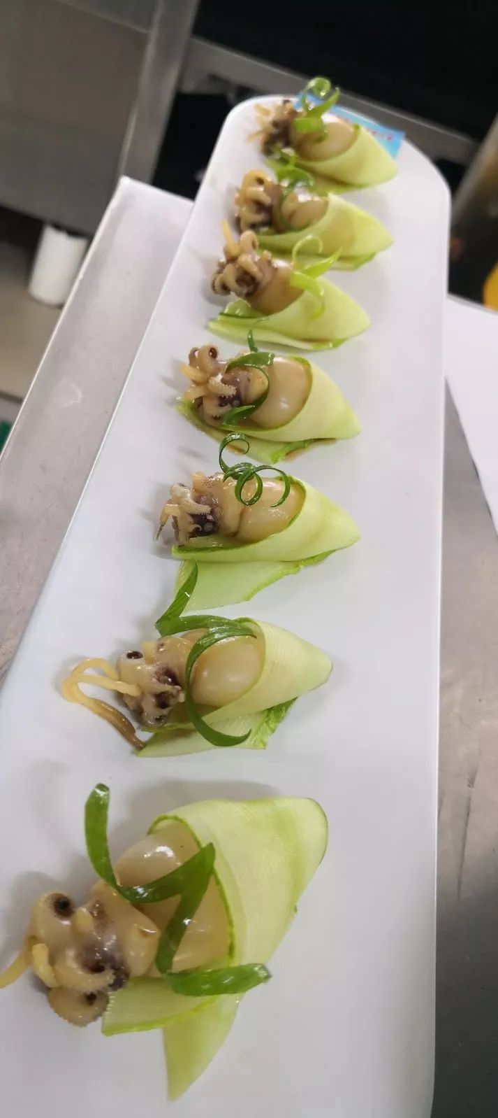 品鲁菜海味之美,观名厨技能盛宴(一)(图9) 鲁菜清蒸鲈鱼_吉清蒸鱼鲁菜加盟费多少_鲁菜清蒸加吉鱼