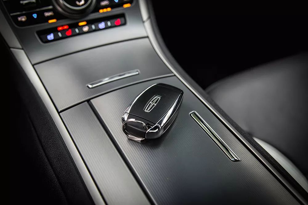 汽车开锁万能钥匙图片_万能钥匙开锁汽车图片高清_万能钥匙开锁汽车图片大全